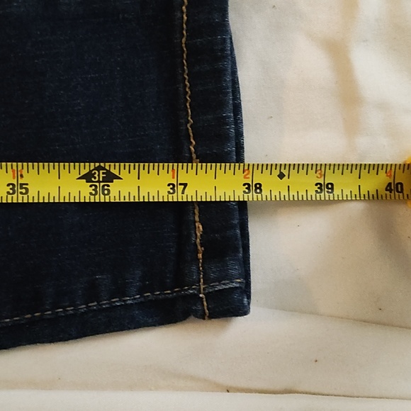 Levi's - Picture 3 of 4